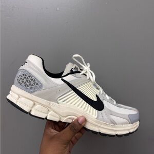 Nike Vomero 5 Panda Timeless Black White Size 14.5 Women 13 Men